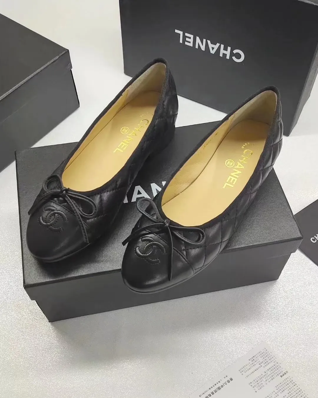 👟👟Ex-factory price 440👟👟 Chanel Chanel, ballet shoes, fashionable items, timeless classics, maintaining elegance. Exquisite style can be seen everywhere on the feet of celebrities and Internet celebrities. Luxury, replica of the popular original that will never fade away, upper; imported mixed sheepskin, inner sheepskin, size 35-41, genuine leather sole. There are too many colors for this type of fabric, please come to us for enquiries.